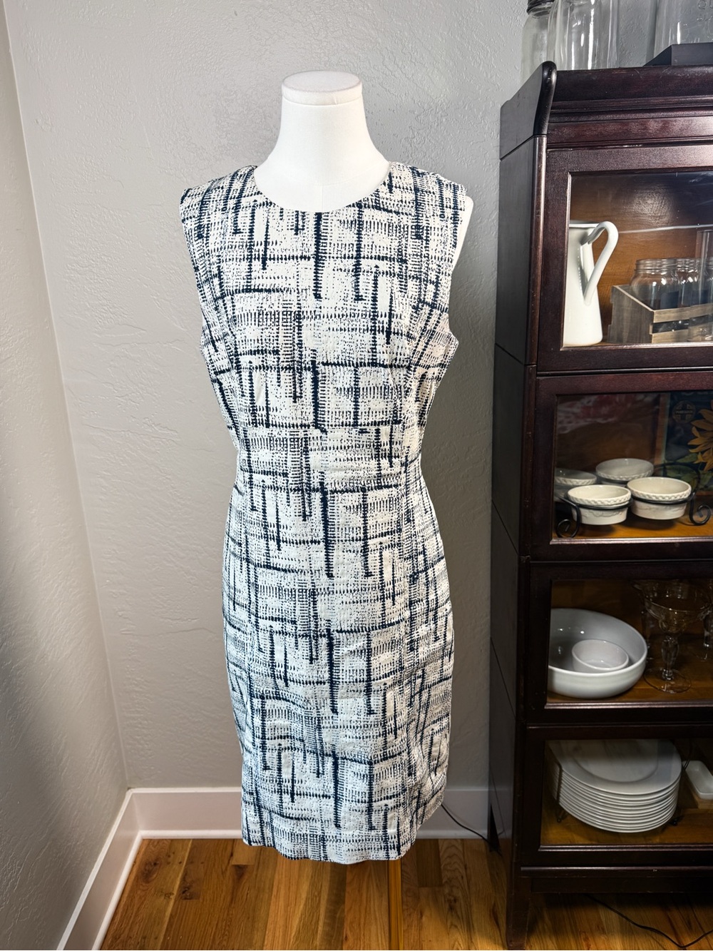 M.M.LaFleur Abstract Print Sheath Dress Italian Fabric Career Office Size 10